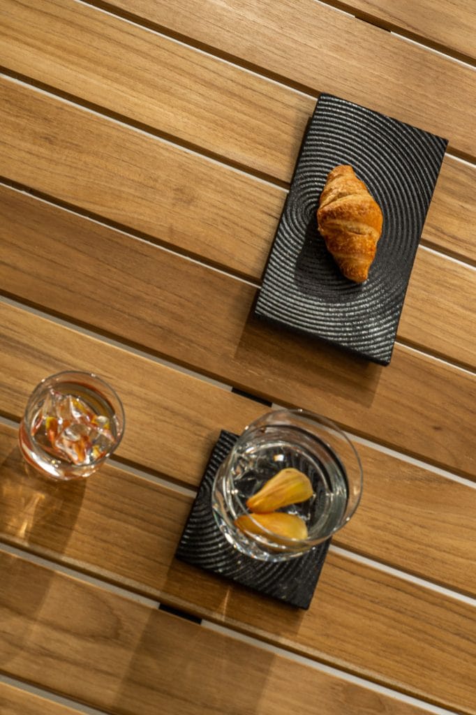 Kovinska kotna garnitura Java