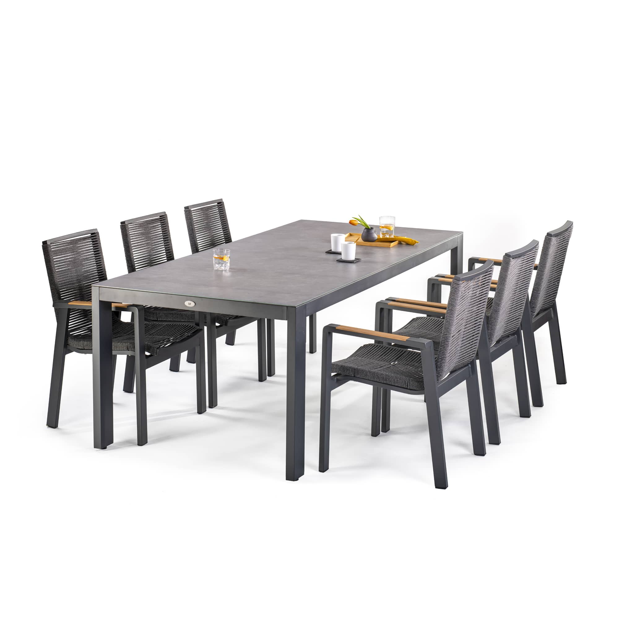 Miza Layton 220 | Stoli Glam