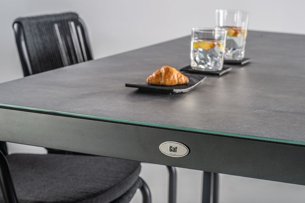 Miza Layton 90 | Stoli Maui