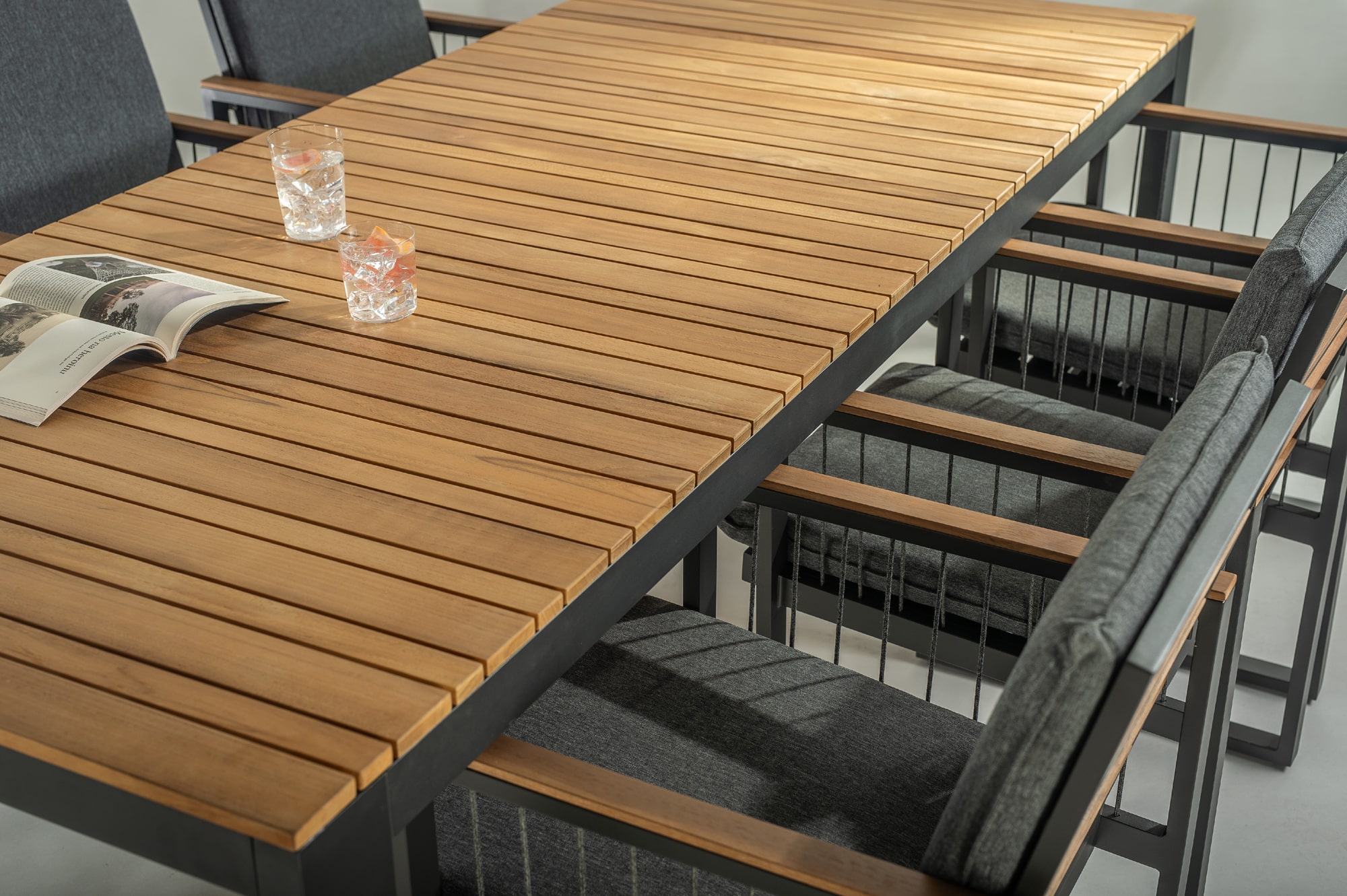 Miza Layton 204 TT | Stoli Layton