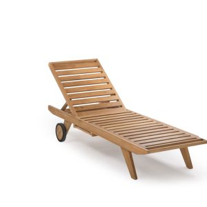 zunanji leseni ležalnik